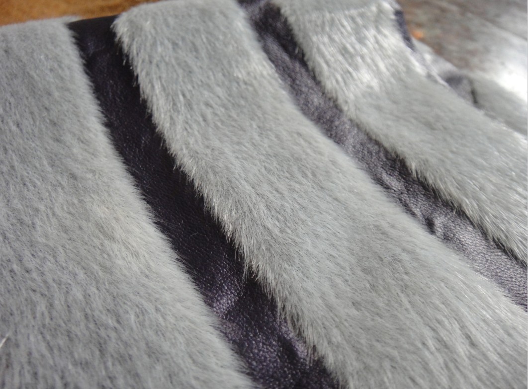 【皮上植絨加工 PU長(zhǎng)毛加工 PU植絨 PU長(zhǎng)短毛加工 半PU植絨加工】?jī)r(jià)格,廠家,圖片,針織面料,嘉善博華絨業(yè)-